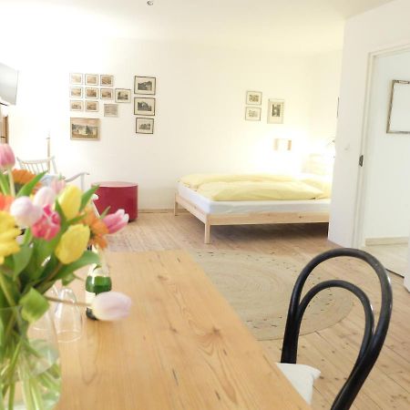 ברייטברון אם כימזי Gartenstudio-Apartment Tausendfreund - Adults Only - Am Chiemsee מראה חיצוני תמונה